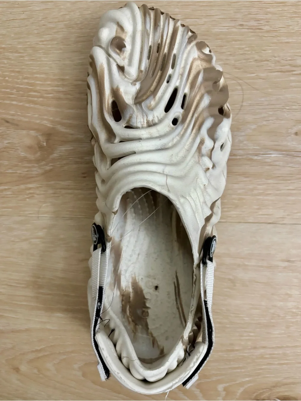 Men’s Cream Brown Wave-Textured Slip-On Sandals